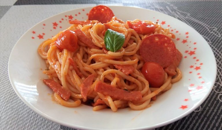 Recepta de Cuina, Com es fa – Espaguetis amb “pepperoni” 