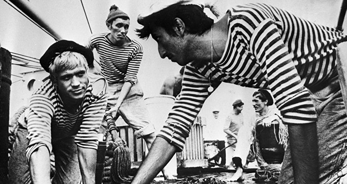 Per què els mariners portaven samarretes de ratlles? – Origen i curiositats de la samarreta