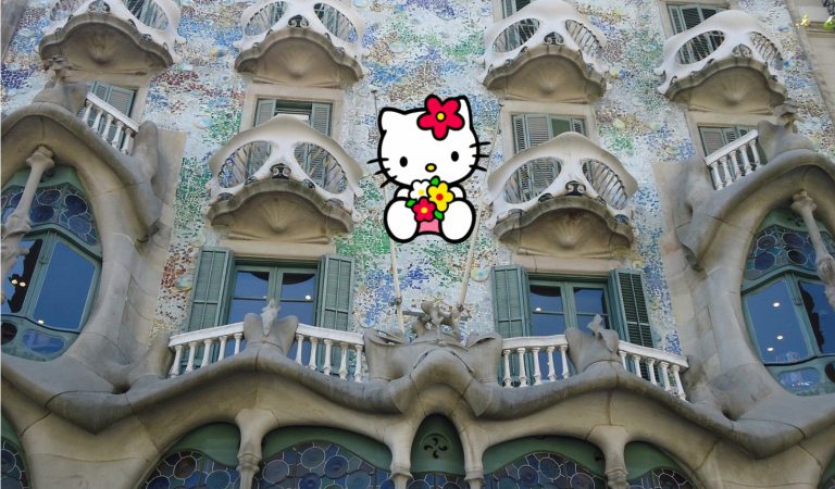 Hello Kitty compleix 45 anys i ho vol celebrar amb la Casa Batlló.