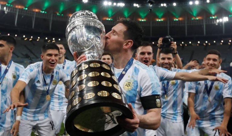 Leo Messi compleix el seu somni, guanyar un títol amb la selecció del seu país.