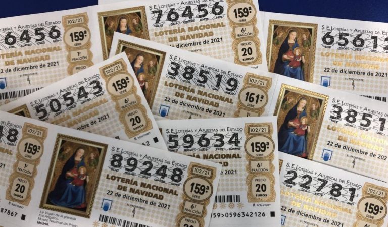 Una administració de loteria valenciana regala un dècim del 13441 a qui es faci un tatuatge amb el número