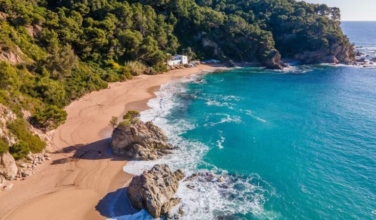 Dues platges catalanes entre les millors d’Europa