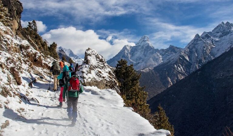 Embús amb més de 100 persones per pujar al K2, la segona muntanya més alta del món